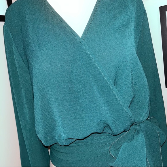 🧩 Fashion Nova Wrap V Neck Blouse - Picture 5 of 14